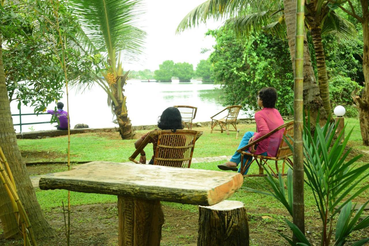 Lake N River Resort Munroe Island Mundrothuruth Luaran gambar